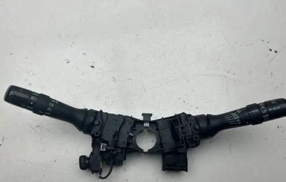 Lexus IS 220D-250-350 Wiper turn signal indicator stalk/switch 17F192 30310 61W9