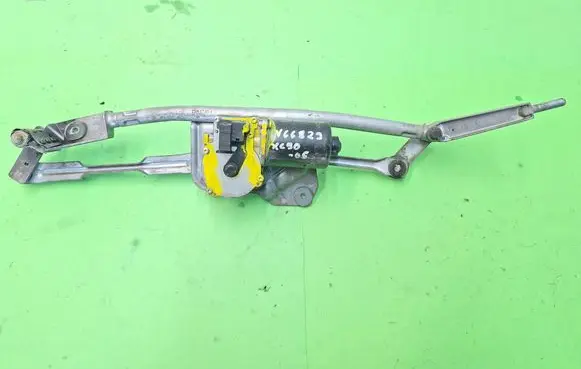 Volvo XC90 Front wiper linkage and motor