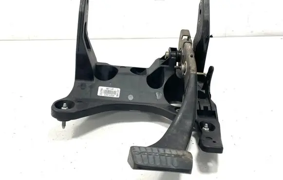 Opel Ampera Brake pedal 22874998 984152 981152