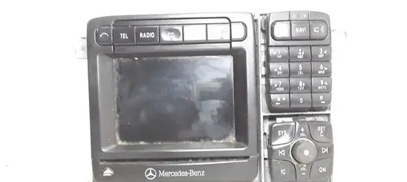 Mercedes-Benz S W220 Radio/CD/DVD/GPS head unit A2208270442 7612001571