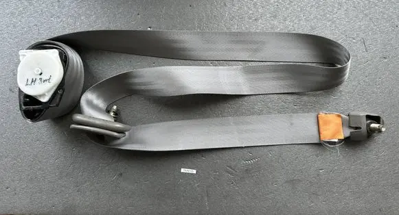 Nissan Patrol Y61 Third row seat belt 89845VB300