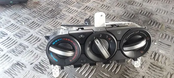 Nissan Qashqai Climate control unit