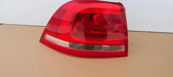 Volkswagen Touareg II Rear/tail lights 7P6945096F vw TOUAREG II lampa PRAWA tył TYLNA 7P6945096F eu
