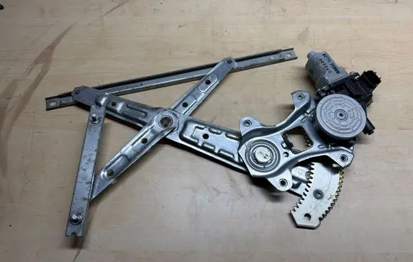 Mercedes-Benz X-class W470 Rear door window regulator with motor 827313SB0B