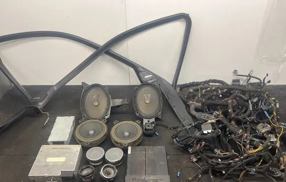 BMW 3 E46 Audio system kit 651206921050 921050 1401335