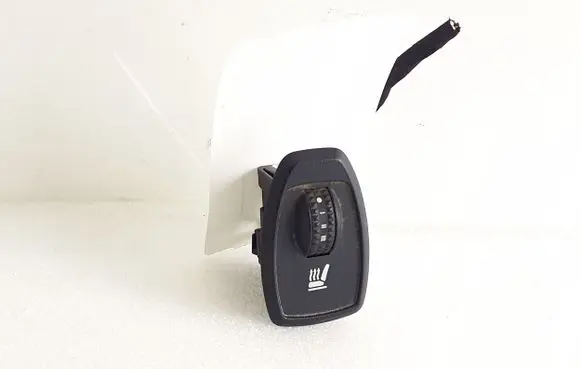 Renault Megane III Seat heating switch 526810032 10438606