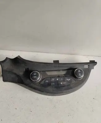 Toyota Yaris Climate control unit 75F206