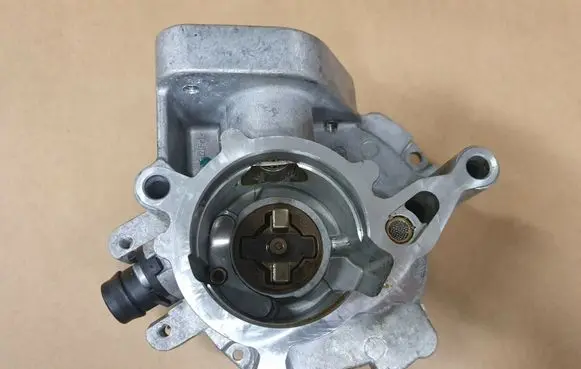 Audi A3 S3 8V Vacuum pump 06K145100AB CZP