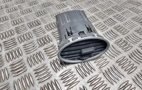 Ford Focus Dash center air vent grill 4m51a014l21bc 6n41a014l21caw 4m51a014l21ad