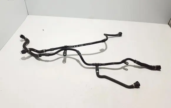 BMW 5 G30 G31 Engine coolant pipe/hose 8475992