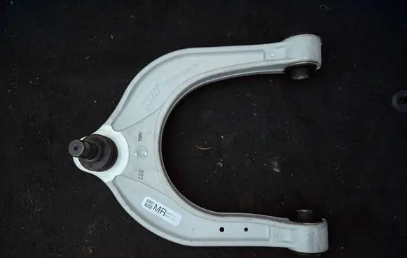 BMW XM Front upper control arm/wishbone 809117202 8091172