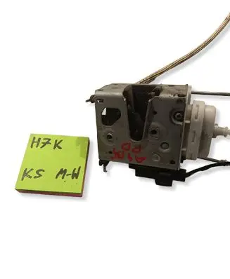 Audi A4 S4 B5 8D Front door lock 6548465168415166
