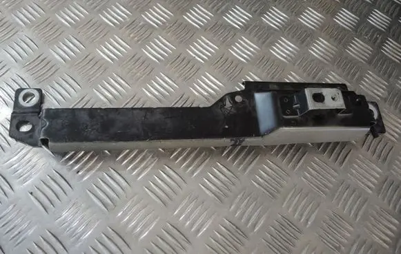 Volvo XC60 Fender mounting bracket 31424580