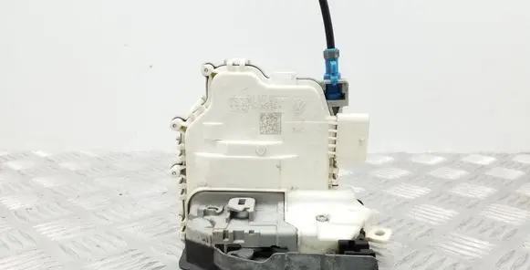 Audi A3 S3 8V Front door lock 8X1837016C