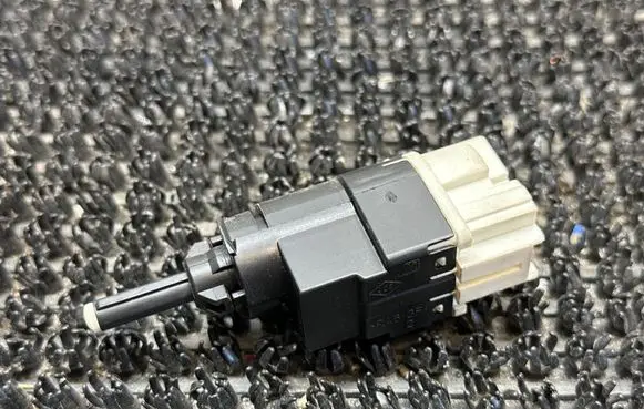 Renault Captur Brake pedal sensor switch 253206170R