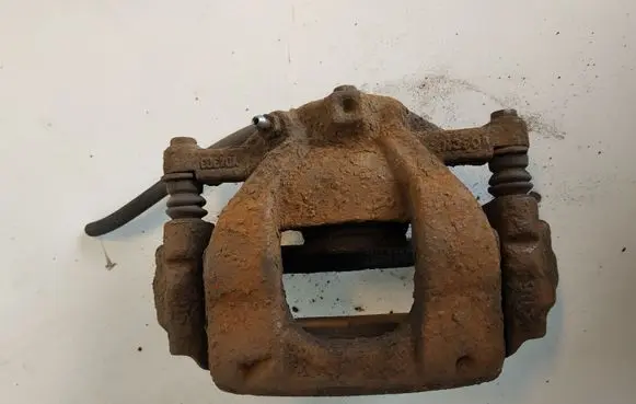 Toyota Auris 150 Front brake caliper