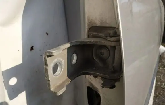 Citroen C3 Front door upper hinge
