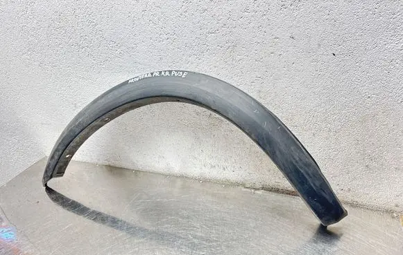 Opel Frontera B Front arch trim 