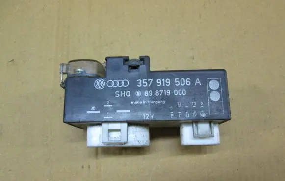 Volkswagen Polo Coolant fan relay 357919506A