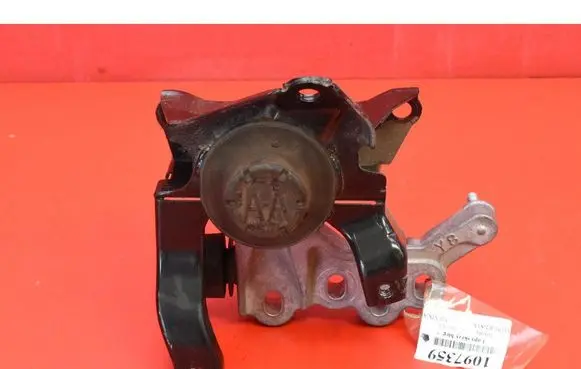 Toyota Yaris Gearbox mounting bracket