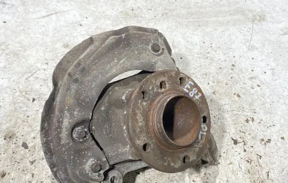 BMW 1 E81 E87 Front wheel hub spindle knuckle 676444403