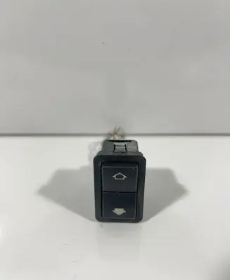 BMW 5 E39 Electric window control switch 8368974