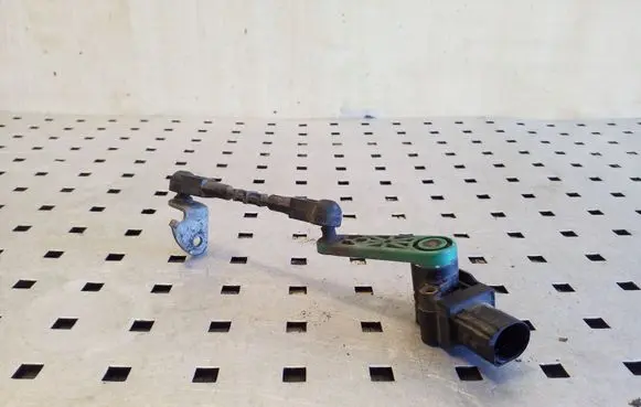 Rear air suspension level height sensor