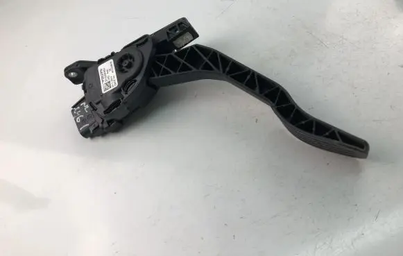 Volvo XC60 Accelerator throttle pedal bracket 31329062