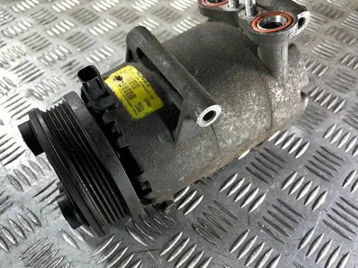Volvo V50 Air conditioning (A/C) compressor (pump) 6M5H19D629AB