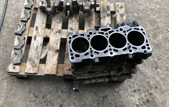 Volkswagen PASSAT B6 Engine block CBA