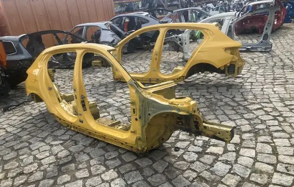 BMW 1 F40 Front bodywork piece TM27726