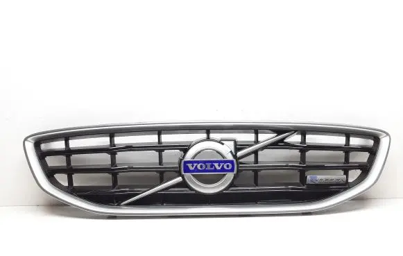 Volvo V40 Front bumper upper radiator grill 31353121 31353120 31283762