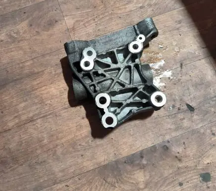 Jaguar E-Pace Engine mounting bracket GJ326030AA GHJXD41