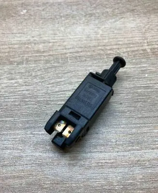Volkswagen Golf III Brake pedal sensor switch 191945515
