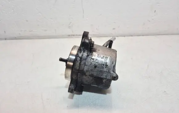 Mazda 5 Vacuum pump RF7J18G00