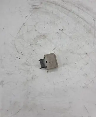 Toyota Avensis T250 Other relay 8198005040