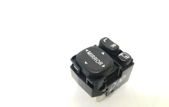 Lexus IS 220D-250-350 Wing mirror switch 183575