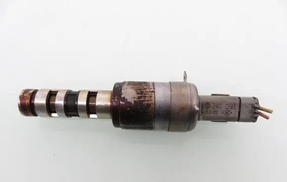 Renault Megane II Camshaft vanos timing valve 240058