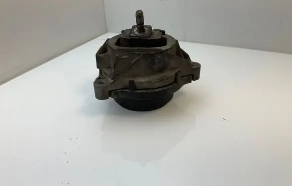 BMW 3 F30 F35 F31 Engine mount bracket 6787659