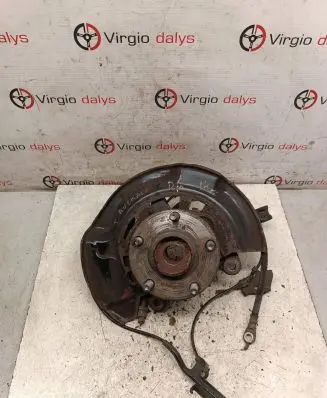 Toyota Avensis T270 Front wheel hub