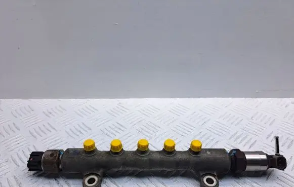 Toyota Avensis T250 Fuel main line pipe 238100R020 8945860010