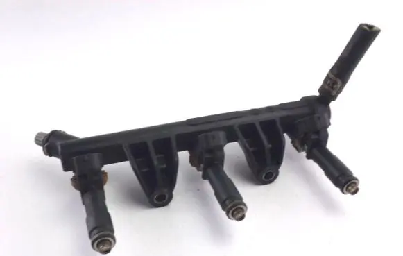 Volkswagen Fox Fuel injector supply line/pipe 
