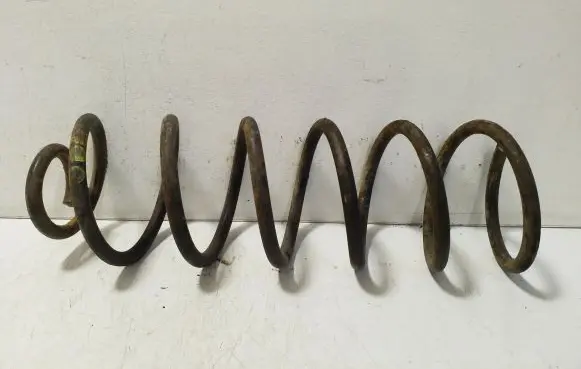 Volkswagen Golf III Rear coil spring
