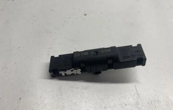 Volkswagen Jetta VII Aerial antenna filter 5N0035570