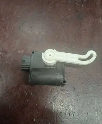 Audi A8 S8 D3 4E Air flap motor/actuator 0132801369 4F0820511B CZ1168803710