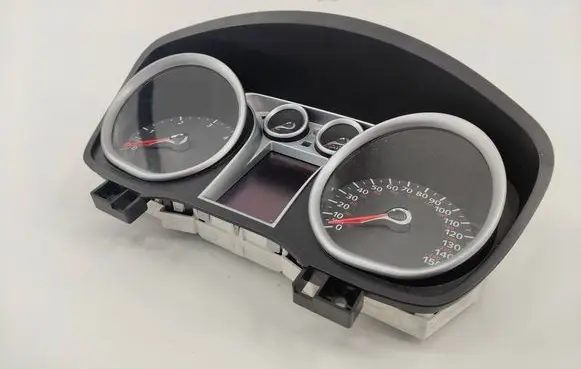 Ford Focus Speedometer (instrument cluster) 8V4T10849MK