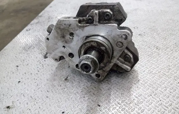 Renault Espace - Grand espace IV Fuel injection high pressure pump 047231025S