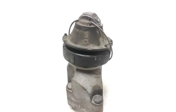 Volvo XC90 Engine mount bracket 30793838 30778953