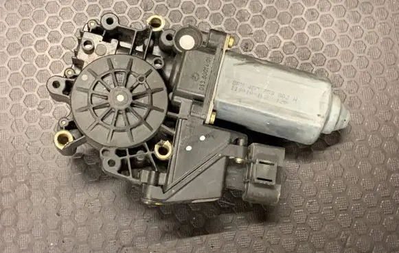 Audi A8 S8 D2 4D Rear door window regulator motor 4D0959802H 119010102