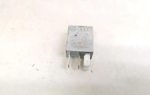 Volkswagen PASSAT B6 Other relay 1K0951253 0332011100